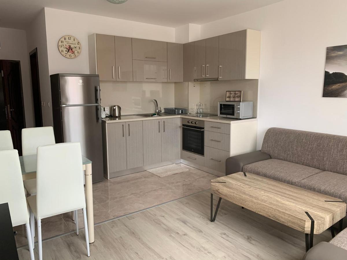 Sunny Days Luxury Apartment Поморие Екстериор снимка