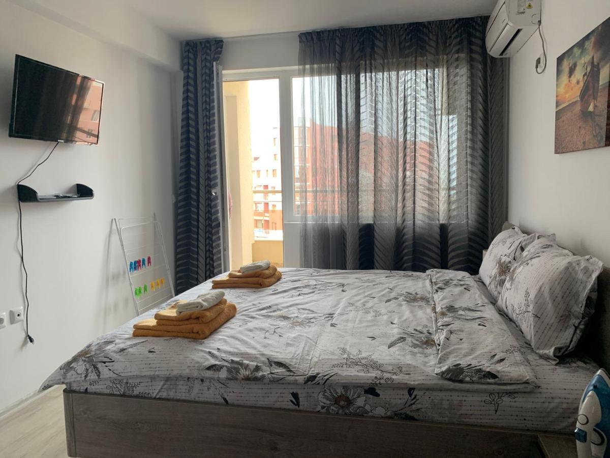 Sunny Days Luxury Apartment Поморие Екстериор снимка