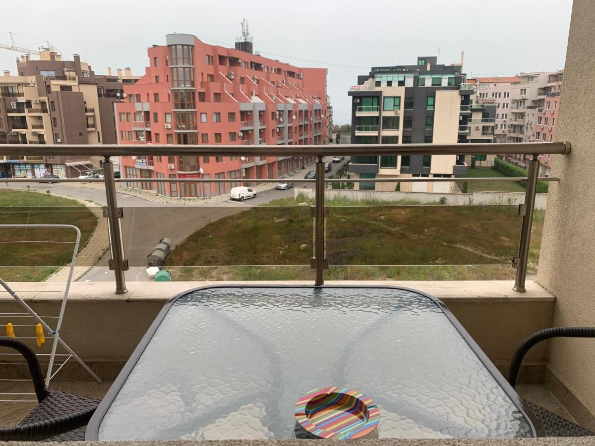 Sunny Days Luxury Apartment Поморие Екстериор снимка